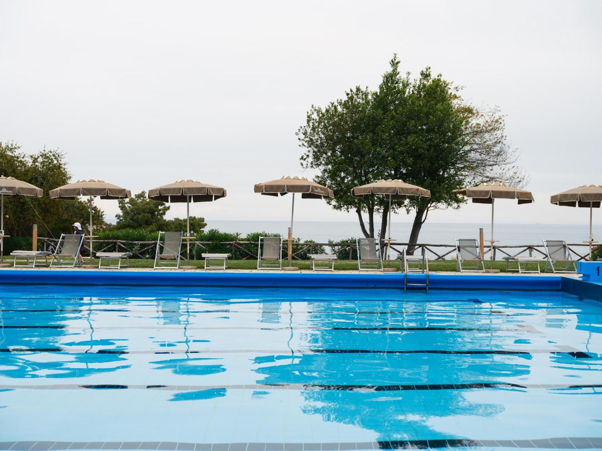 La Finestra Sul Mare - Antonella Apartment 维耶斯泰 外观 照片